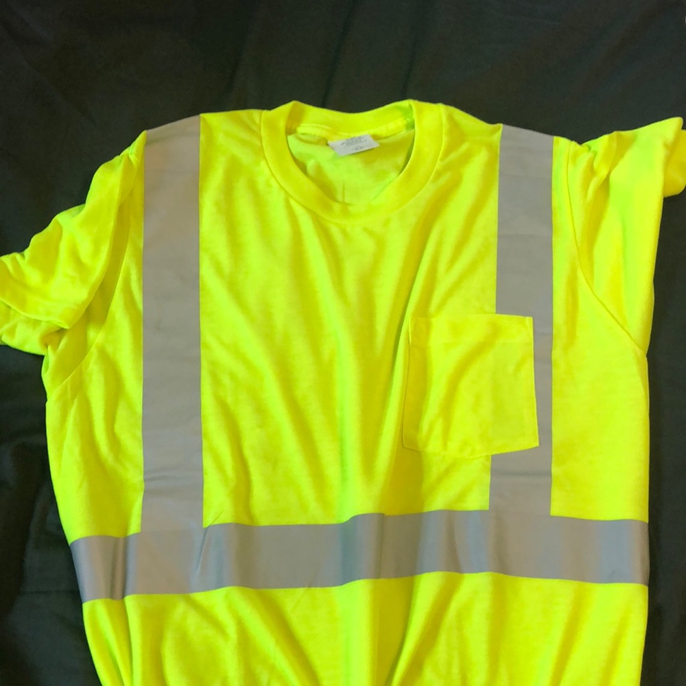 Men’s short sleeve construction shirt